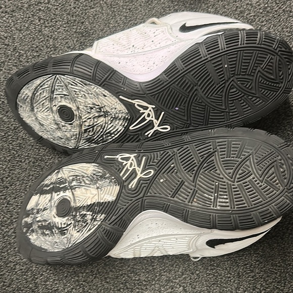 Kyrie Nike 6 and Basketball sneakers for men - Picture 9 of 11
